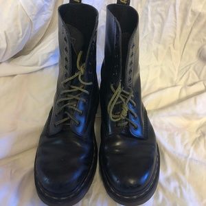 Doc Martens 10 hole black boots US 9 EU 39